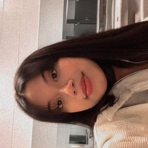 Meet your Posher, Alejandra